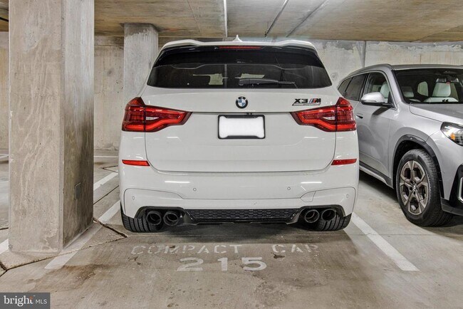 Building Photo - 1001 L St NW