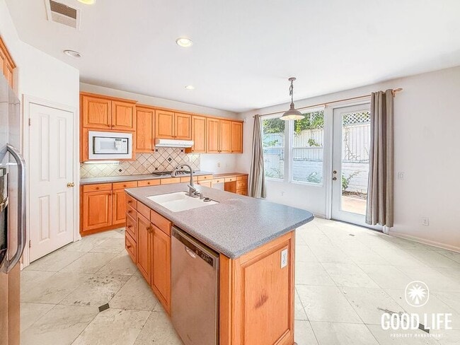 Building Photo - 4639 Vereda Mar Del Sol