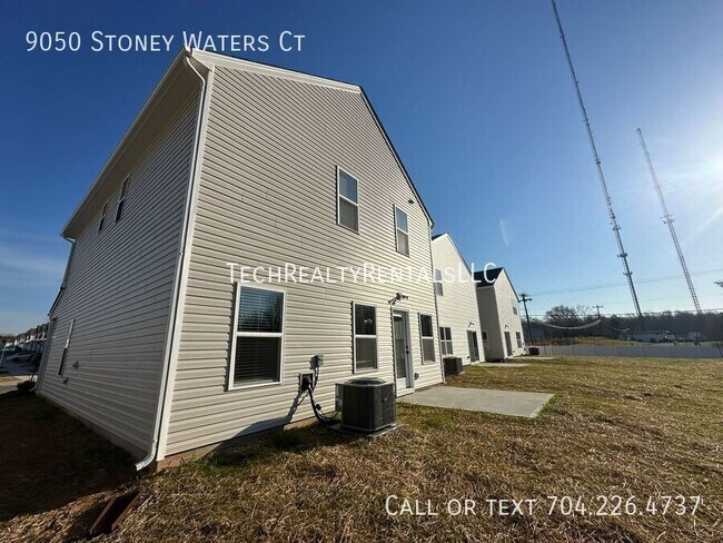 Building Photo - 9050 Stoney Waters Ct