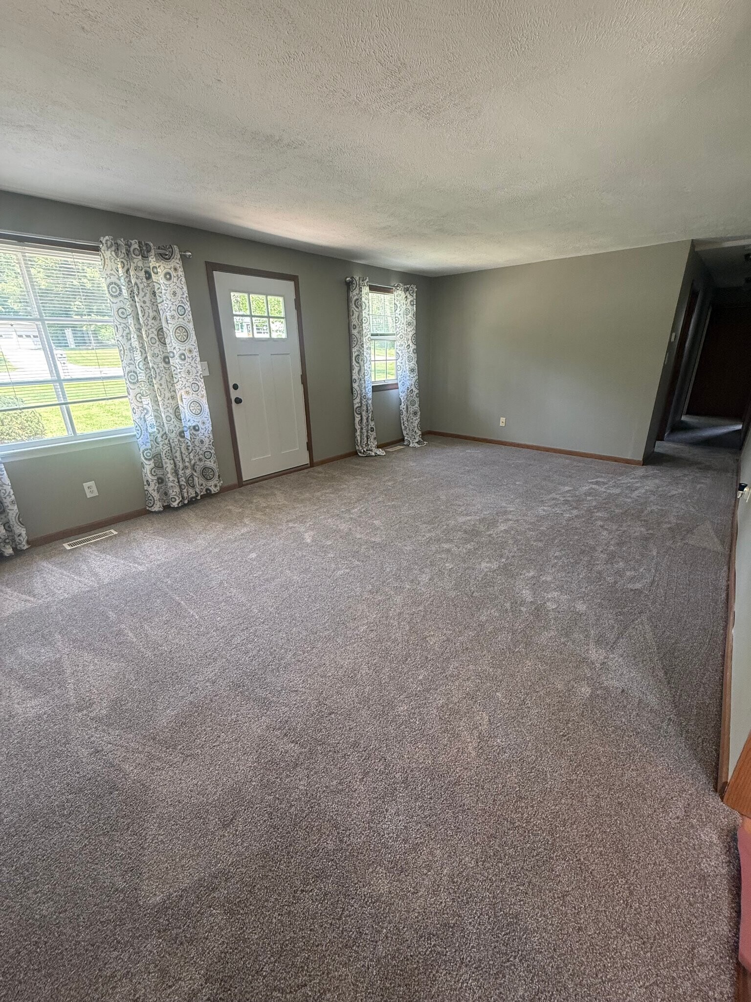 Building Photo - 7748 Crestwood Ln