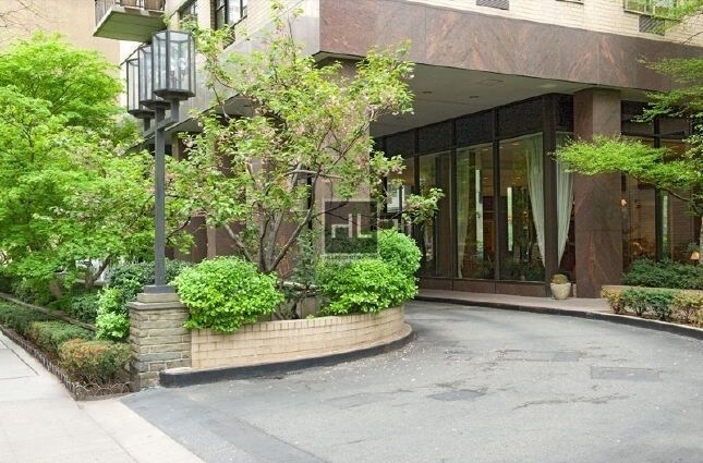 Building Photo - East 75th Street