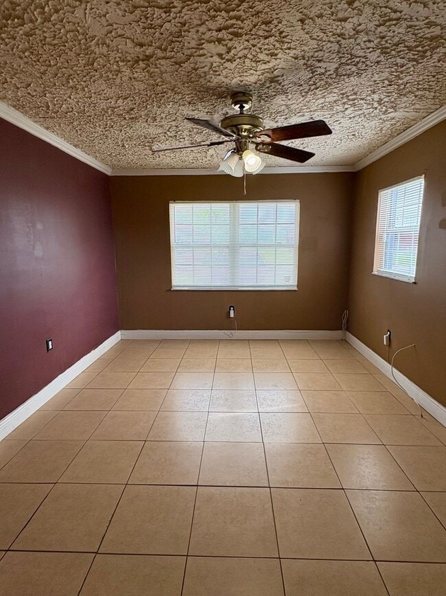Building Photo - Spacious 3/2 on large lot in Paradise Park (Ft. Pierce) W/ LAWN CARE INCLUDED