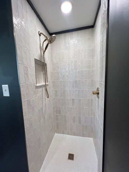 Building Photo - 625 E Myrtle Ave