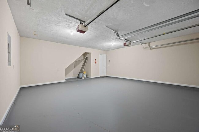 Building Photo - 2339 Leacroft Way