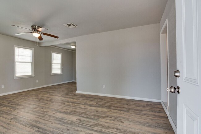 Building Photo - Remodeled 3-Bedroom Home with Spacious Patio & Deck!