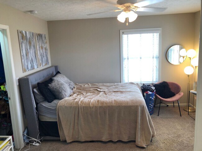 Building Photo - 2 Bdrm Avail July 2026;  $1,800 monthly