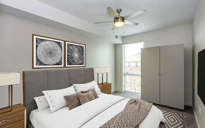 Building Photo - 527 S Dubuque St