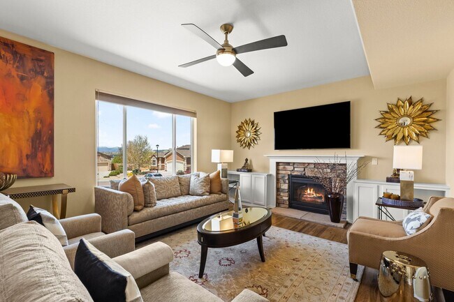 Building Photo - Evolve Real Estate: Meticulous and Luxurious 4 Bedroom + Office + Finished Basement on A Double C...