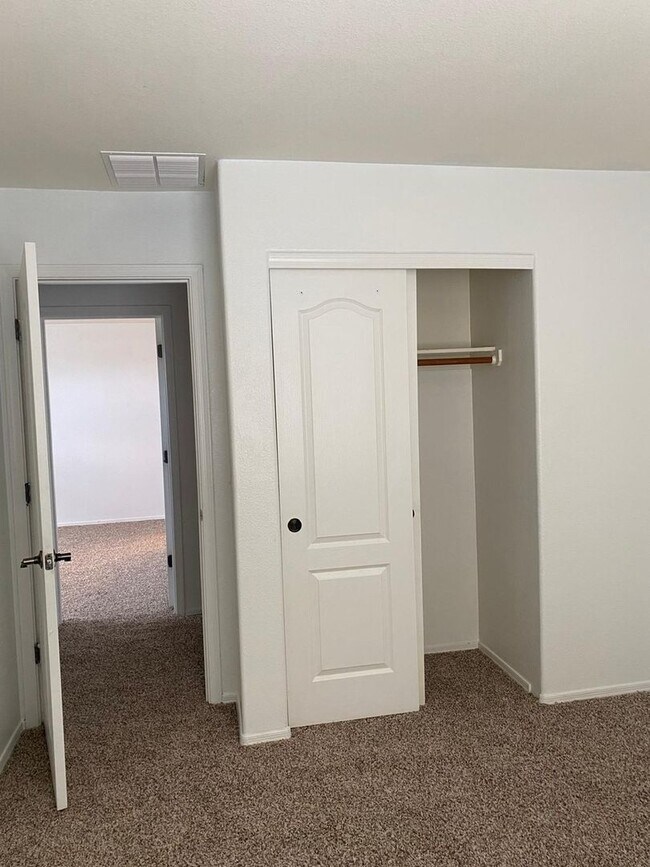 Building Photo - 7805 S Hidden Places Loop