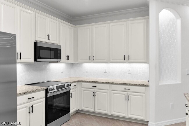Building Photo - 9357 Glenforest Dr
