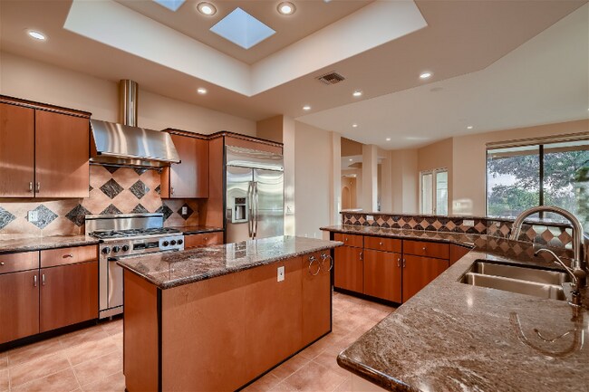 Building Photo - 6038 E Country Club Vista Dr