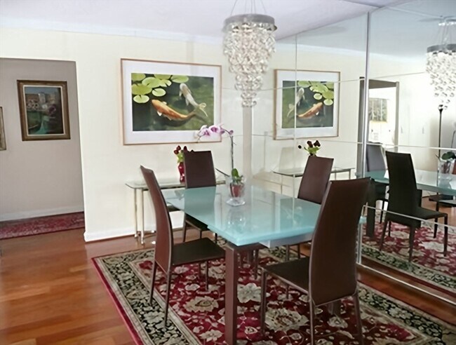 Building Photo - 33 Pond Ave