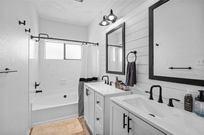 Building Photo - 18809 Egret Bay Blvd