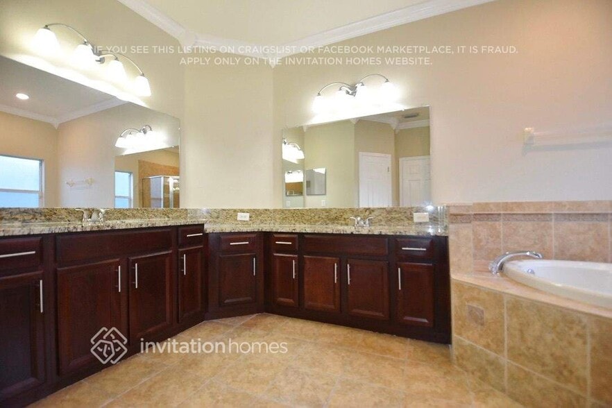 Building Photo - 1410 Emerald Hill Way