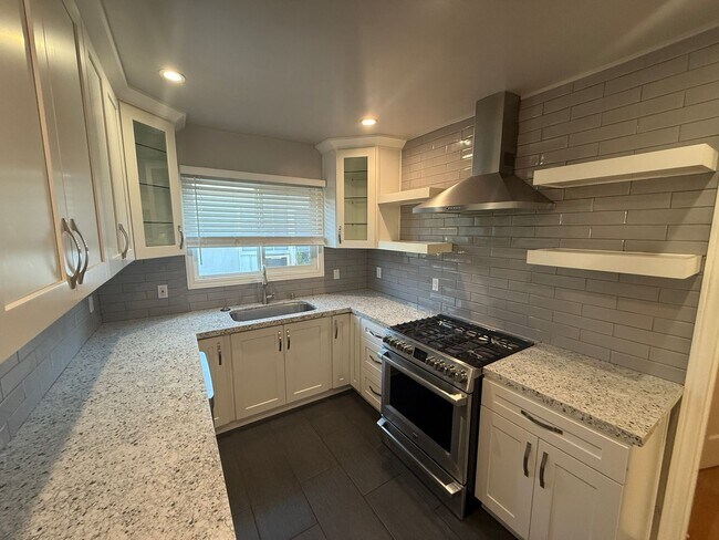 Building Photo - 2-Bedroom ADU with All Appliances Included in Valley Village!