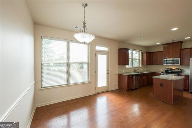 Building Photo - 1555 Creek Bend Ln NW
