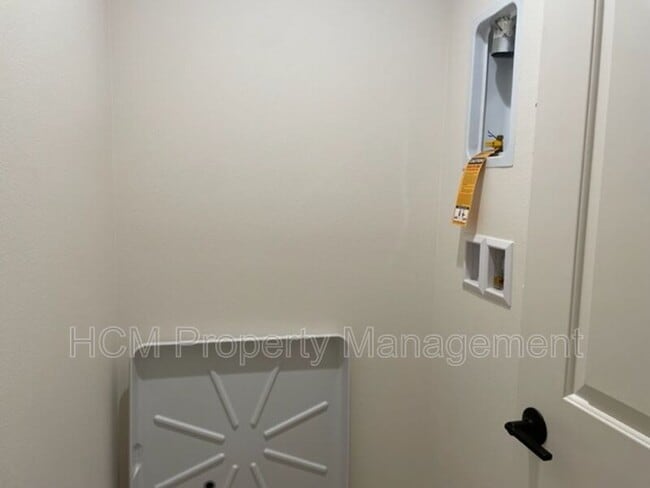Building Photo - 59 Henson