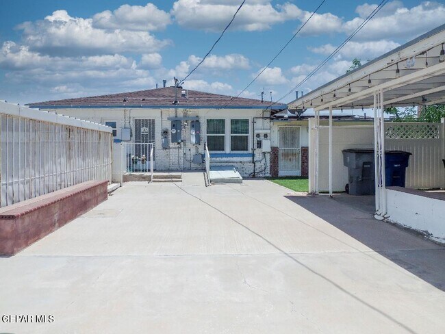 Building Photo - 3729 Morehead Ave