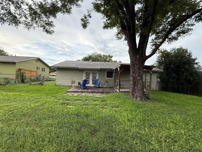Building Photo - 6307 Huntleigh Way