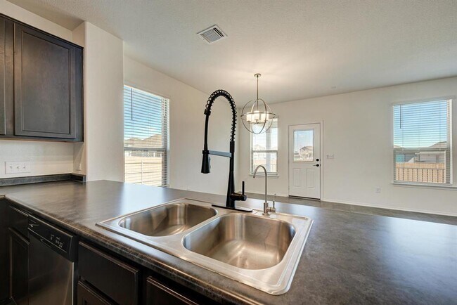 Building Photo - 18600 Golden Eagle Way