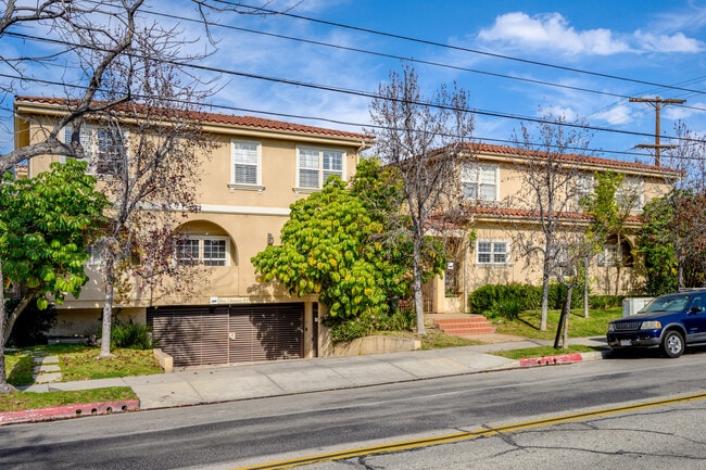 Building Photo - 415 E Dryden St