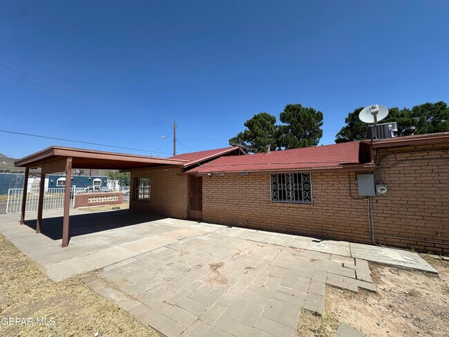 Building Photo - 8920 Kenneth St