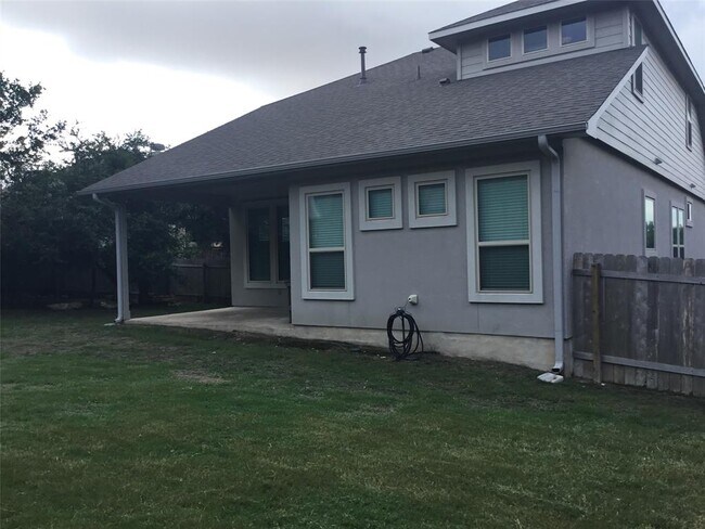 Building Photo - 421 Fair Oaks Dr