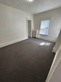 Building Photo - 405 10th St S