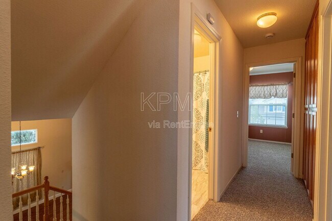 Building Photo - 1106 Klemeyer Cir