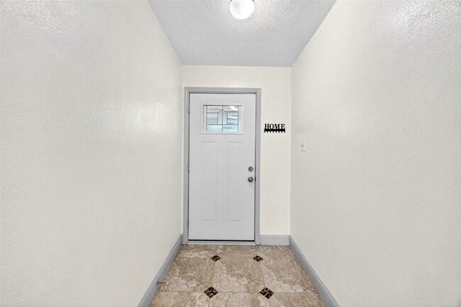 Building Photo - 3031 Shawnee Dr