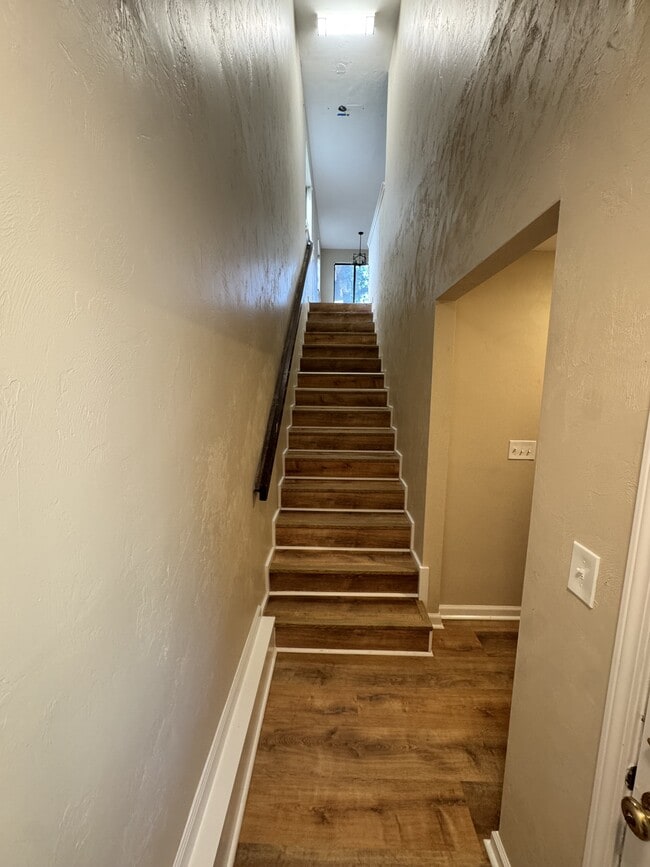 Building Photo - 1313 Airport Dr