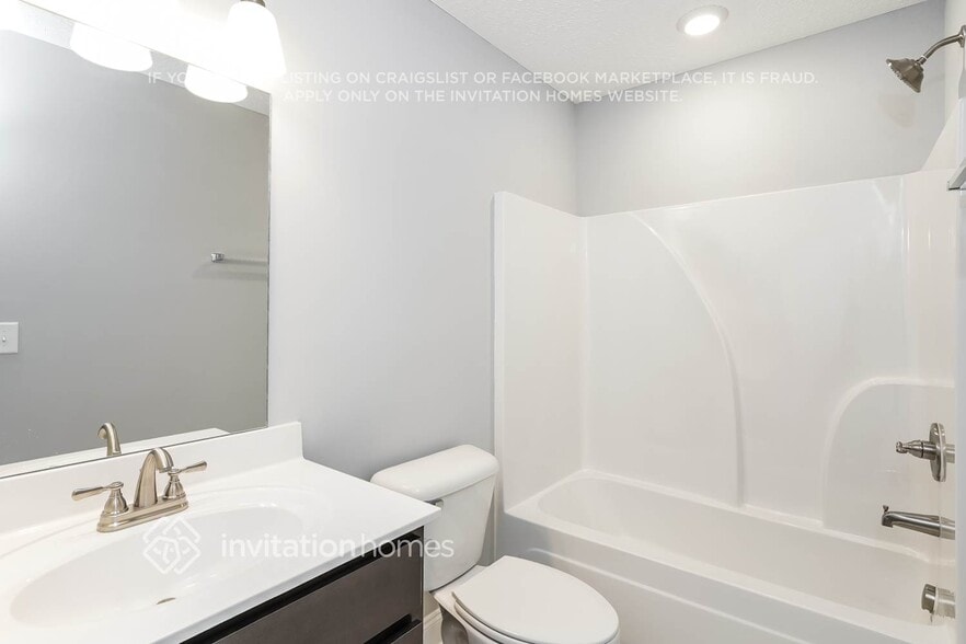 Building Photo - 388 Green Hills Dr