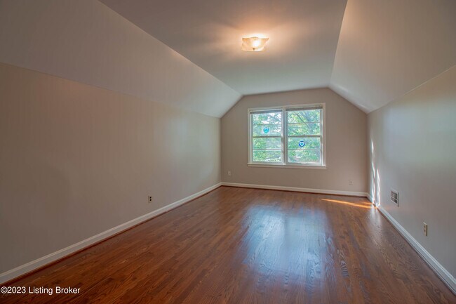 Building Photo - 3311 Dogwood Dr