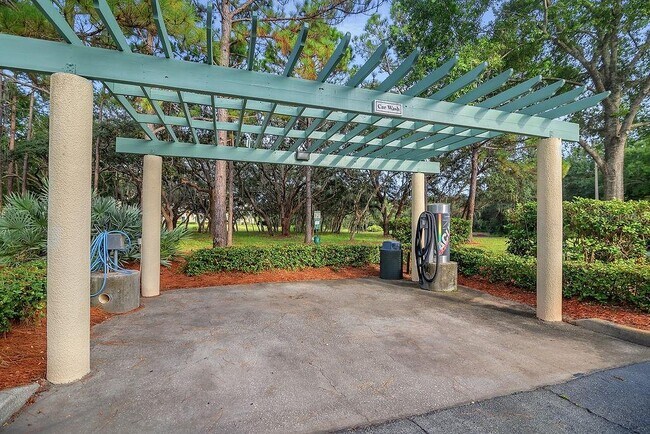 Building Photo - 8915 Legacy Ct