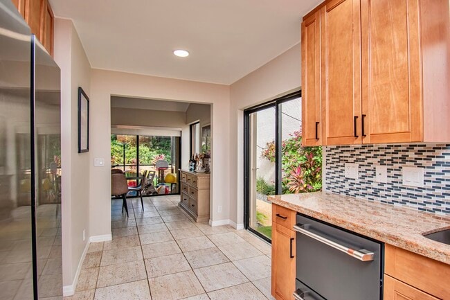 Building Photo - 6805 Allegre Ct