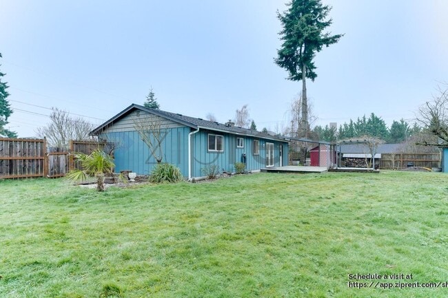 Building Photo - 9516 Holly Dr