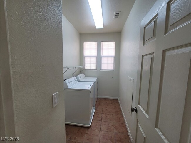 Building Photo - 5445 Indian Cedar Dr