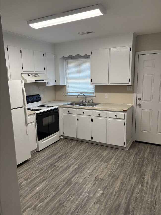 Building Photo - 202 Galilean Rd