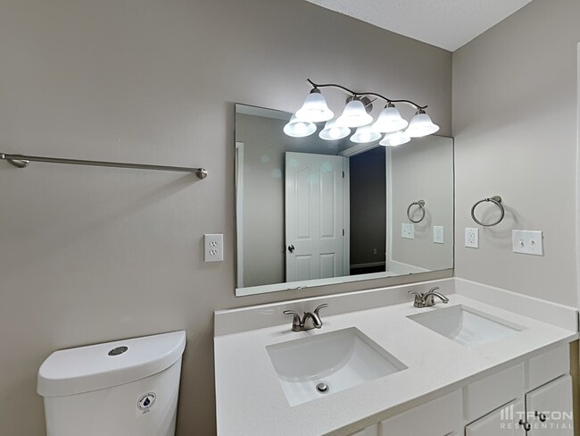 Building Photo - 6826 Squirrels Foot Ct