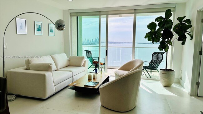 Building Photo - 800 Claughton Island Dr
