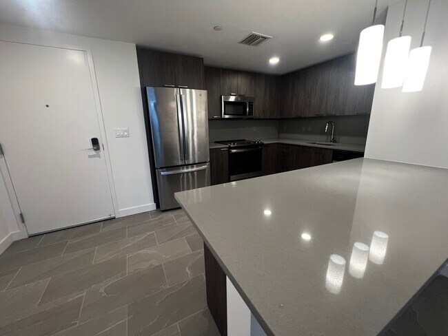 Building Photo - 133 NE 24th St