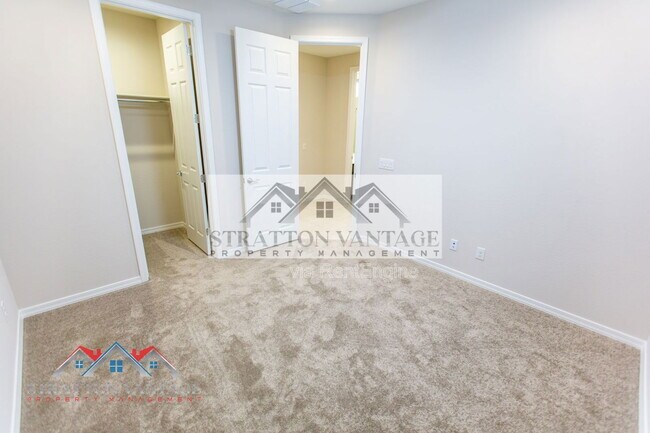 Building Photo - 17645 W Palo Verde Dr