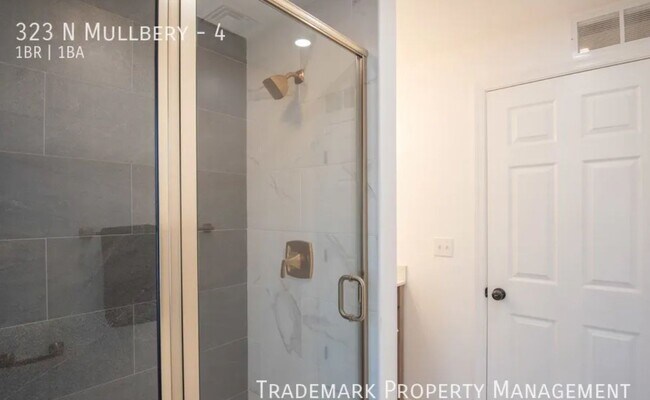 Building Photo - 323 N Mulberry St