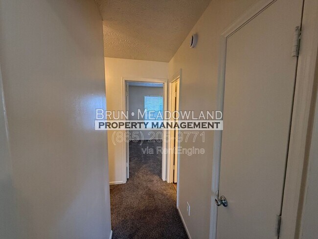 Building Photo - 1035 W Parkway Ave