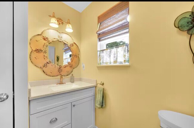 Building Photo - 8043 S Portage Rd