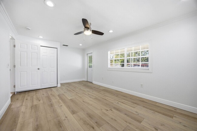 Building Photo - 401 Blueberry Ln