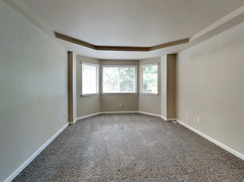 Building Photo - 6239 Countryman Ln E