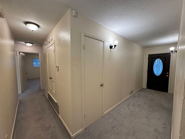 Building Photo - 4-Bedroom House for Rent in Killeen