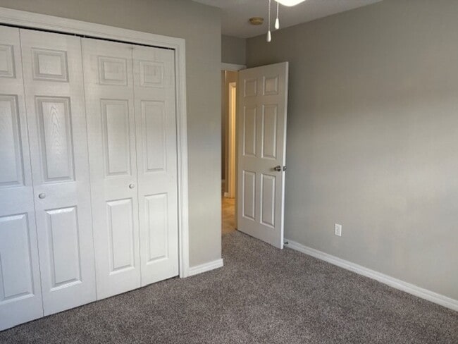 Building Photo - 1831 Sundown Dr