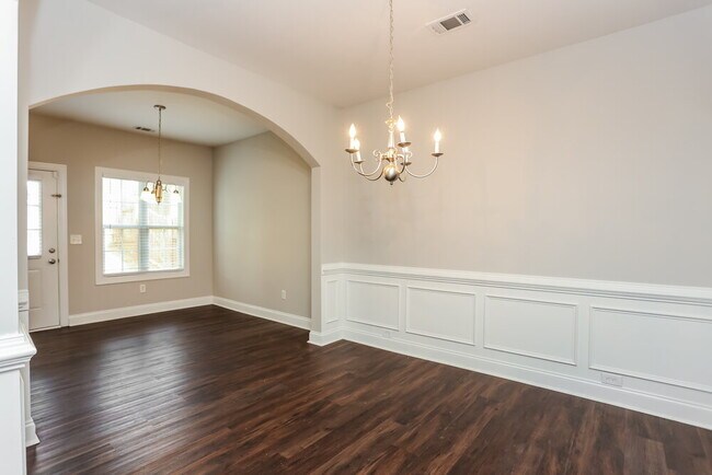 Building Photo - 5941 Apple Grove Rd NE